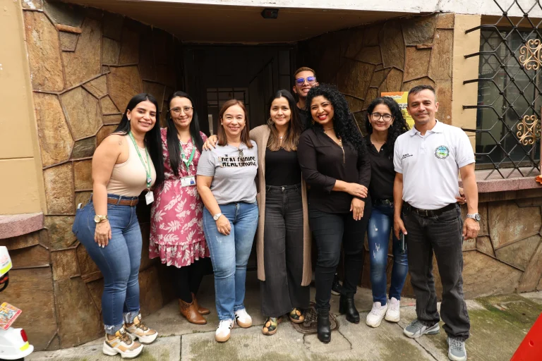 La 9na Estación recibió la visita de la Secretaría de Comunicaciones de Medellín